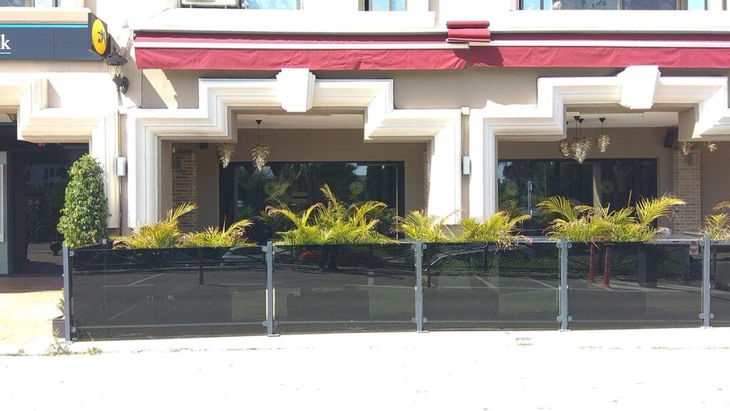 black privacy film in marbella restaurant